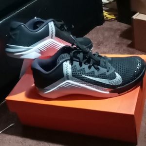 Nike womens size 10 new